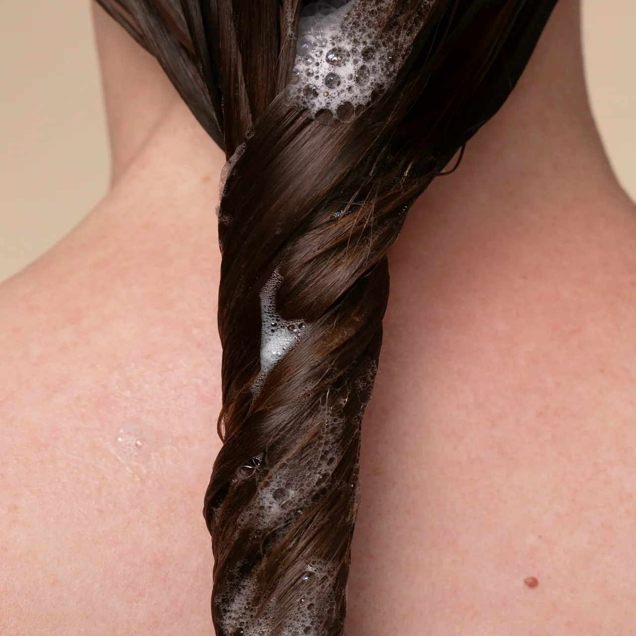 Rosemary & Biotin Volumizing Shampoo - Image 5
